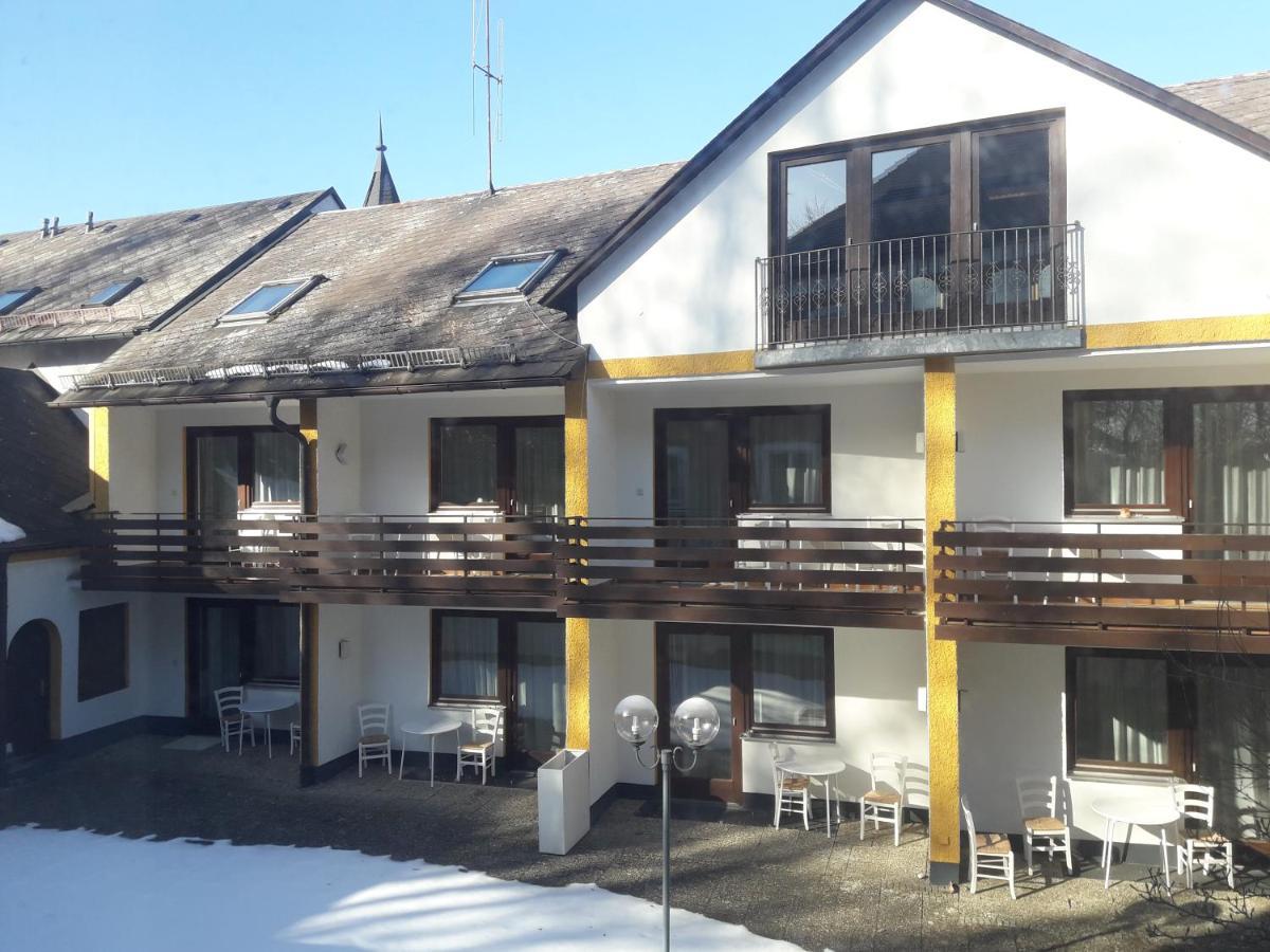 Hotel Schloss Fuchsmuehl Exterior photo